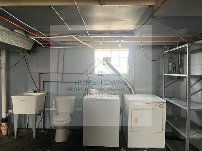 Building Photo - 1117 Berten St