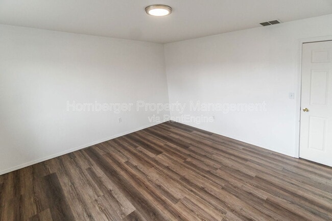 Building Photo - 2316 N Wilbur Rd