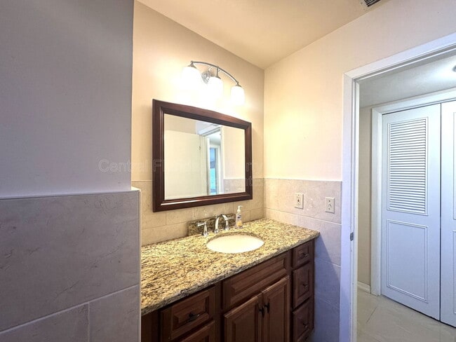 Building Photo - 612 Martin Ave