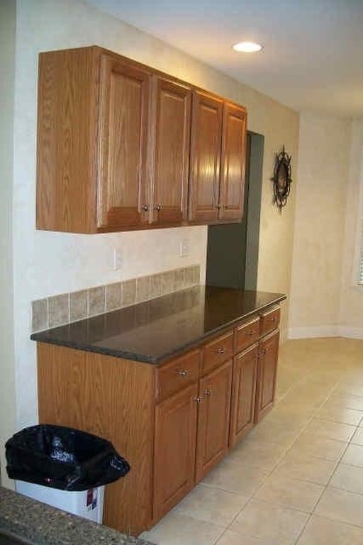 Building Photo - Beautiful 3 Bedroom Townhouse