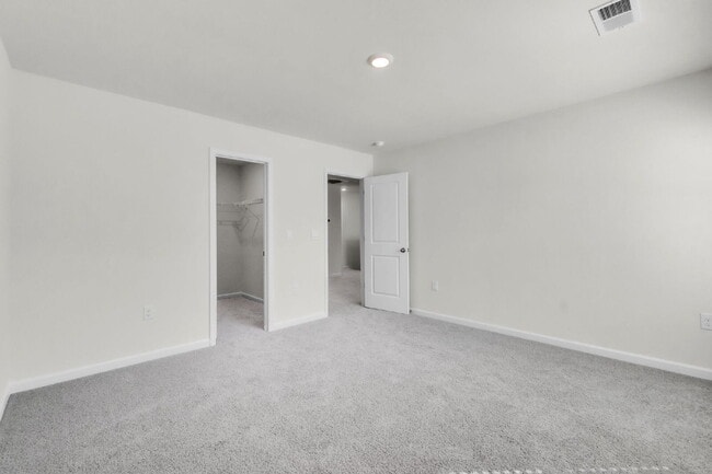 Building Photo - Modern 4BR Home with Loft & 2.5 Baths in W...