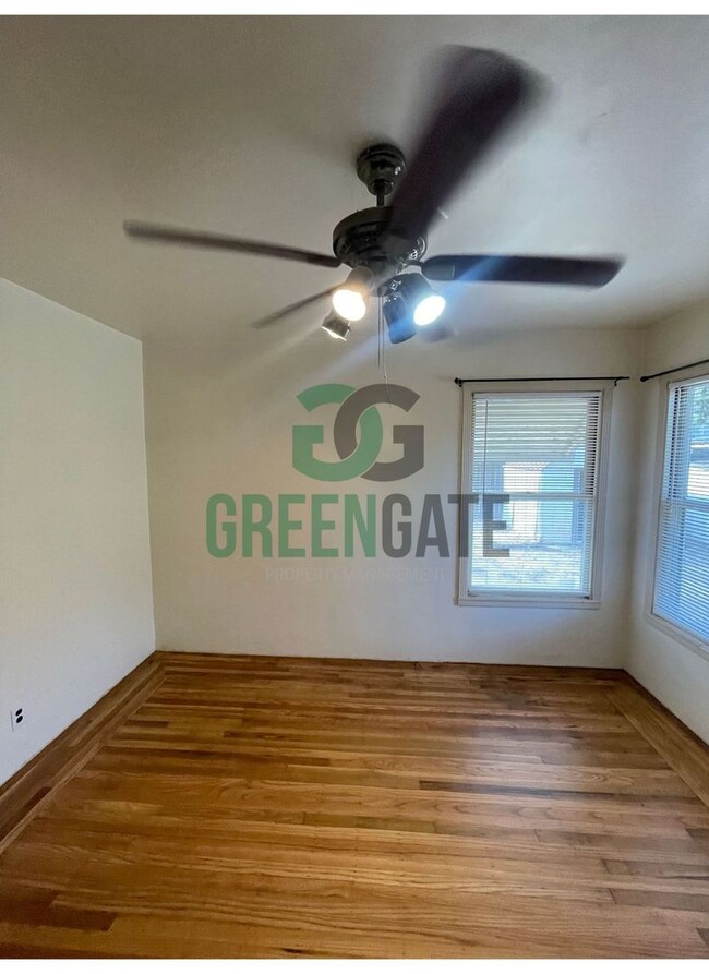 Building Photo - 3 BEDROOM 1 BATH HOME IN MODESTO!!