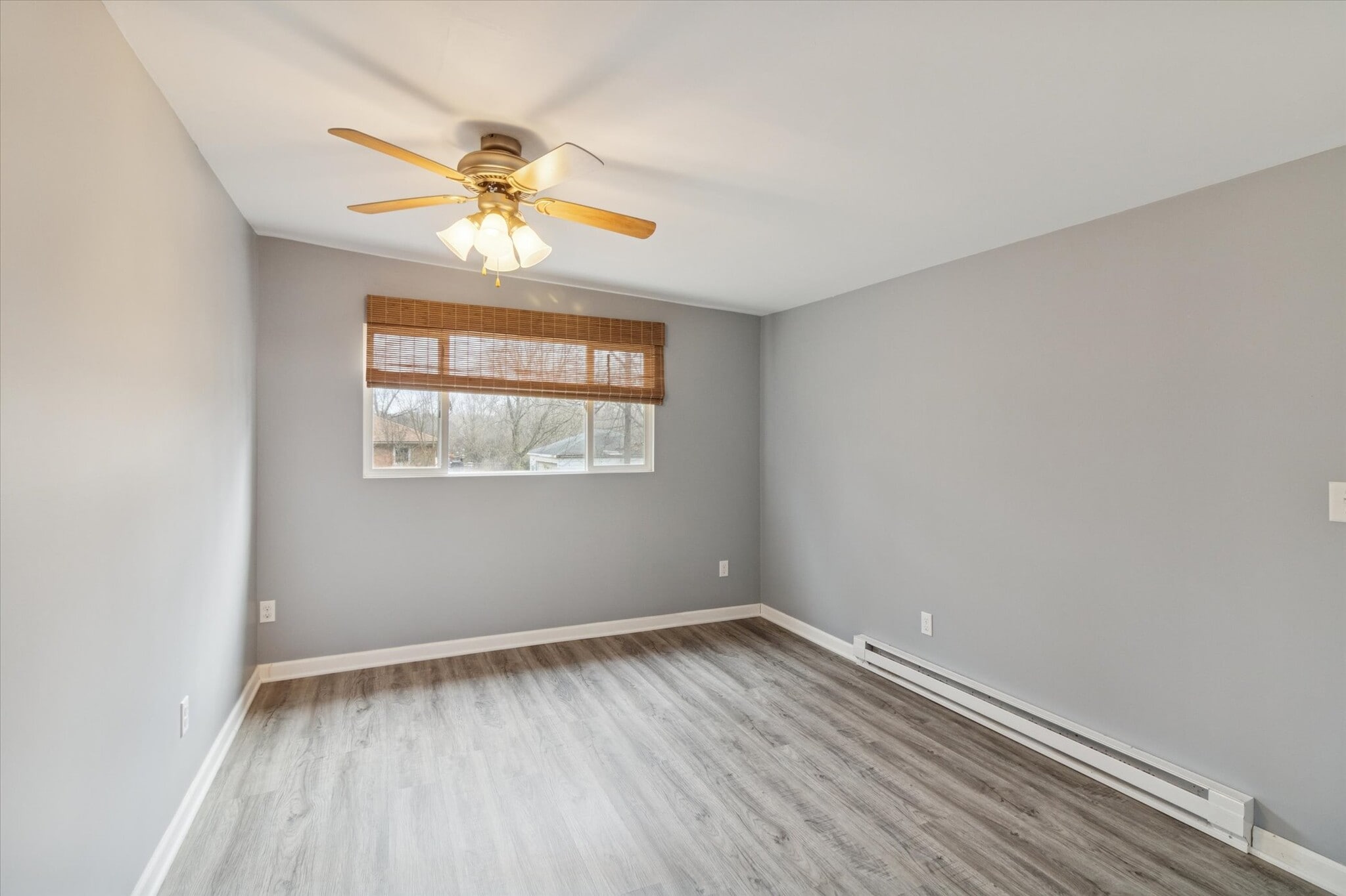 Building Photo - 671 W Clark Rd