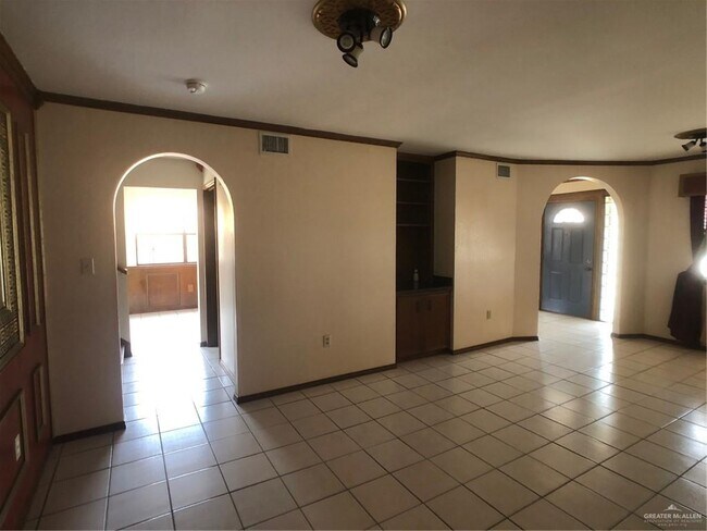 Building Photo - 34 Rose Ellen Dr