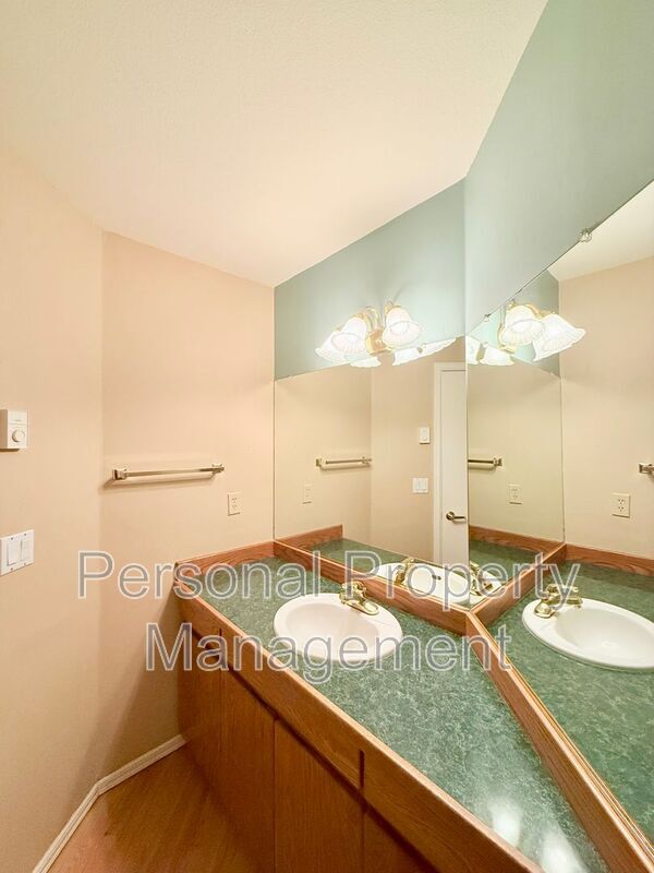 Building Photo - 22101 NE 99th St