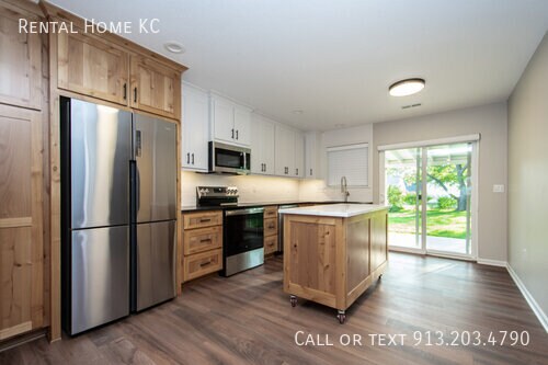 Building Photo - 7620 Robinson-