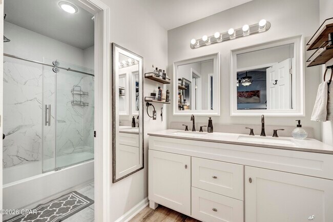 Building Photo - 707 Plantation Cir