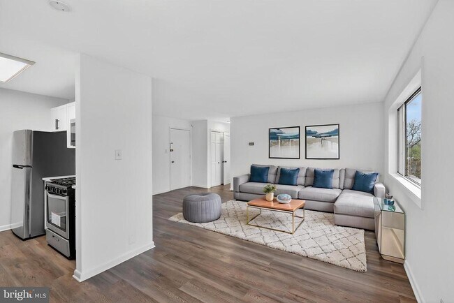 Building Photo - 4570 MacArthur Blvd NW