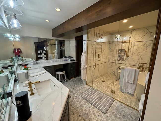Building Photo - 973 Sand Iron Dr