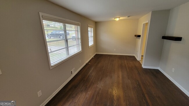 Building Photo - 2075 Claude St NW