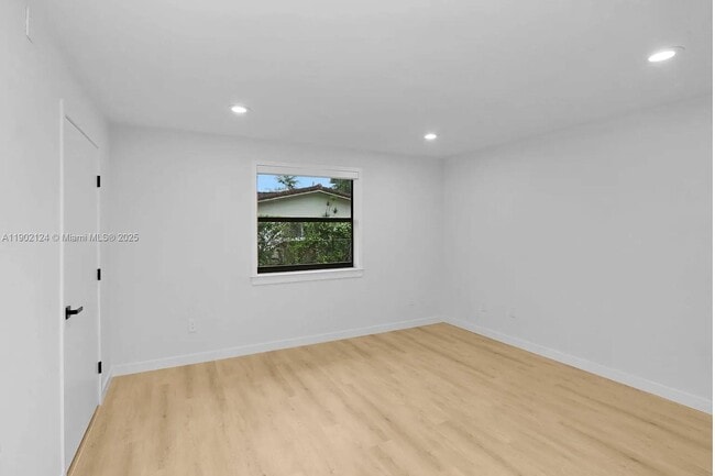 Building Photo - 5191 SW 67th Ave