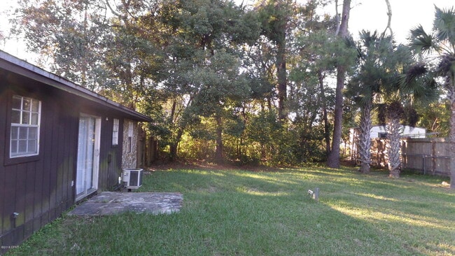 Building Photo - 6321 Olokee St