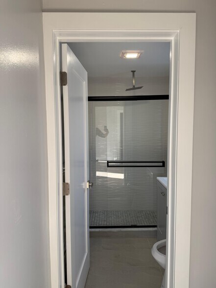 Building Photo - 8715 Sutter Ave