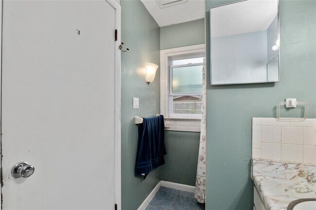 Building Photo - 3658 NW 39th Pl