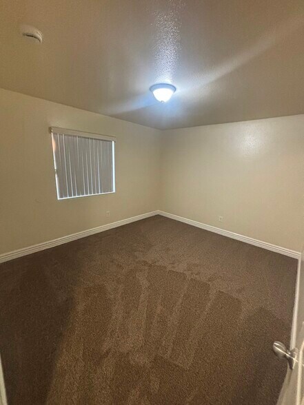 Building Photo - 116 E 82nd St