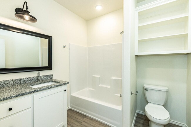 Building Photo - 5549 Lehigh St