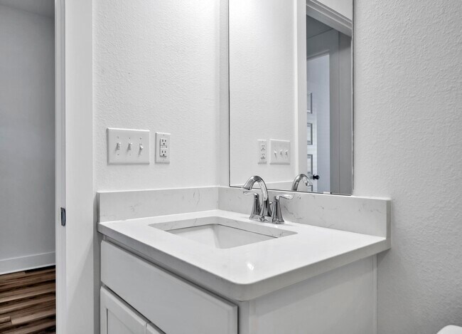 Building Photo - 217 Lyla Ln