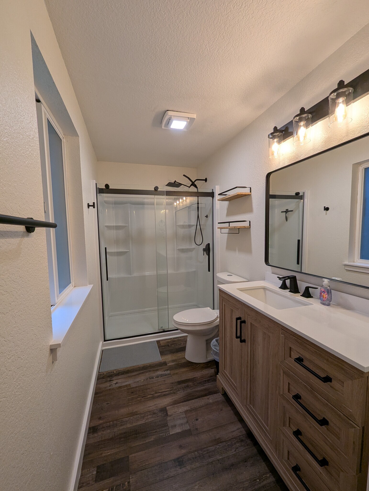 Master Bedroom Bathroom - 319 10th Ave SE