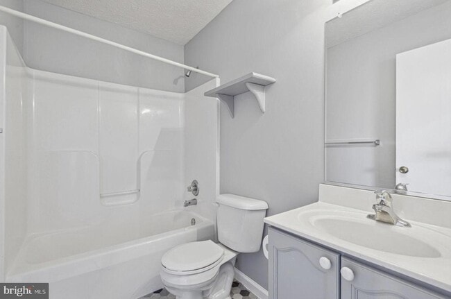 Building Photo - 157-110 Brookland Terrace