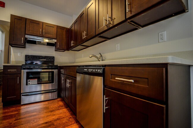 Kitchen - 3721 Chestnut St