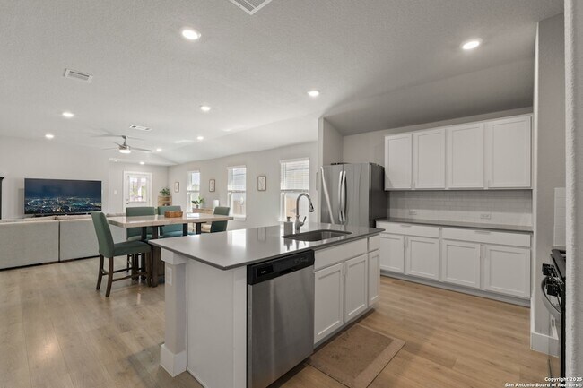 Building Photo - 21220 Cobbles Lp