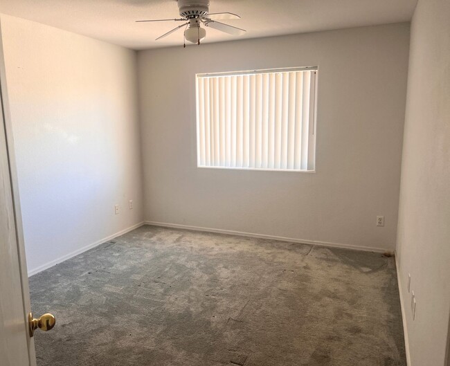 Building Photo - Unfurnished Long Term Pool Home
