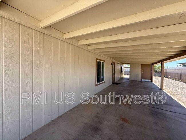 Building Photo - 622 Riverfront Dr