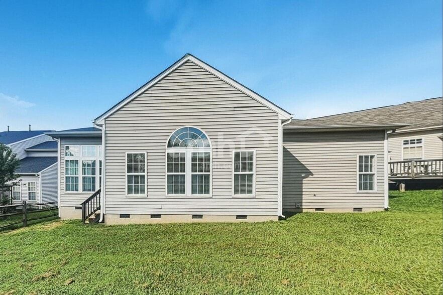 Building Photo - 5071 Sunburst Ln