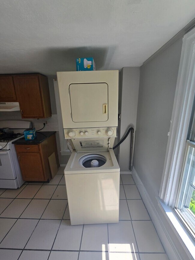 Building Photo - Charming 2bd/1ba Bala Cynwood Home!