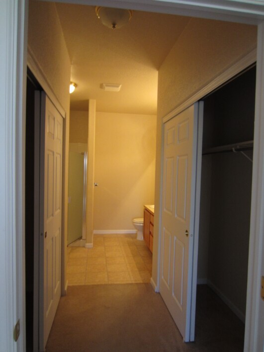 Building Photo - 2br/ 2ba Townhome in Gateway Park IV w/Hardwood Floors