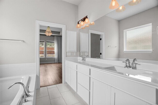Building Photo - 522 Dayridge Dr