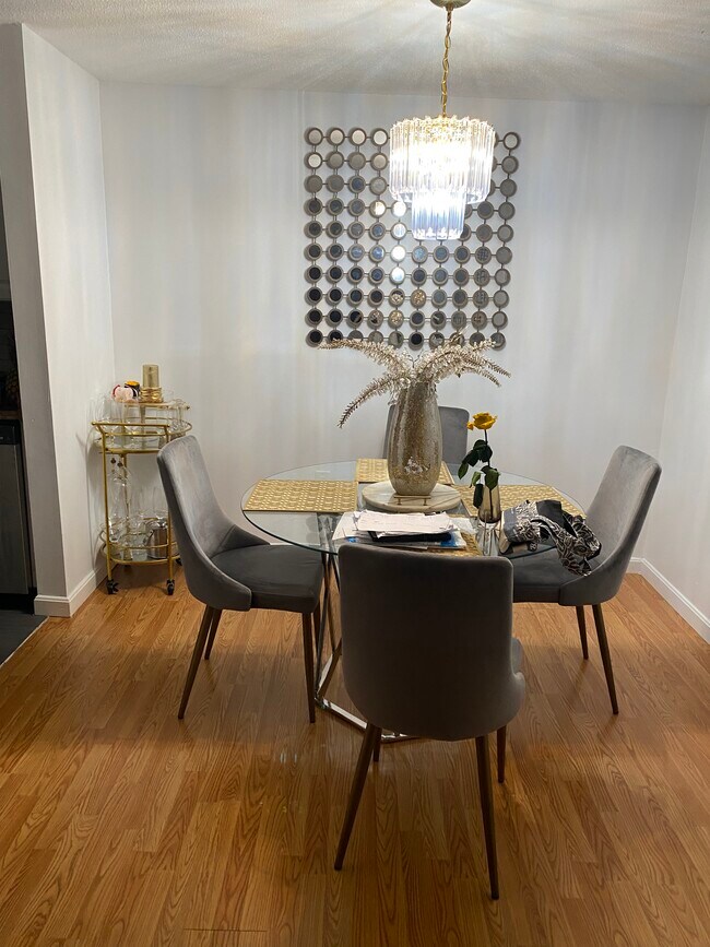 Building Photo - 15 Bower Rd