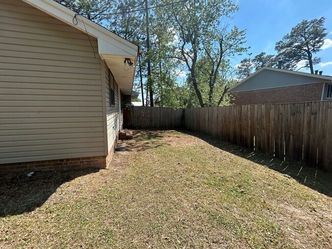 Building Photo - 528 Wessinger St