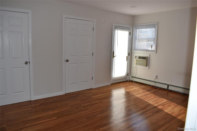 Building Photo - 6 Geiger Pl