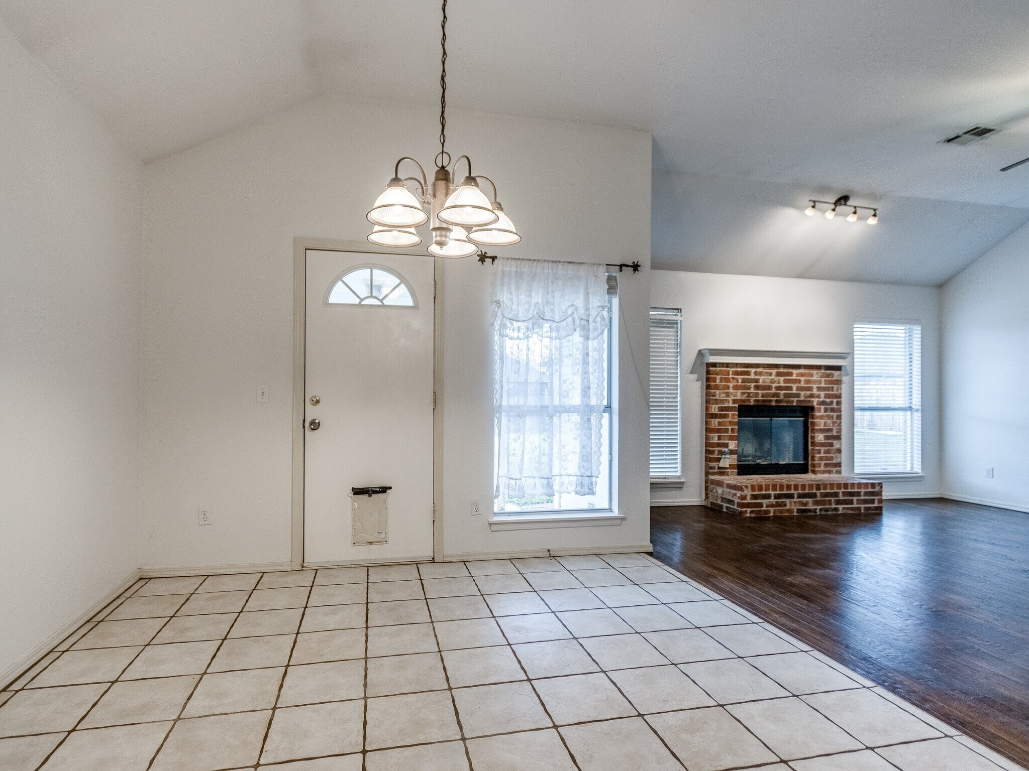 Building Photo - 1717 Foxfire Rd