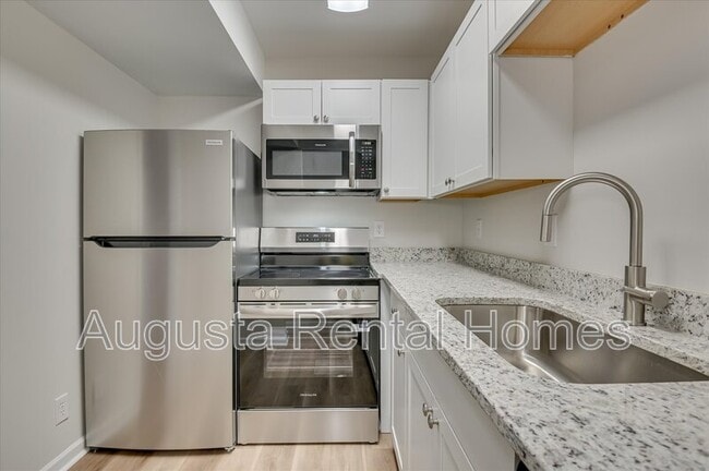 Building Photo - 40 Conifer Ct