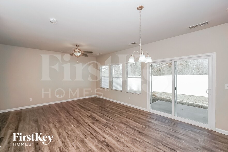 Building Photo - 3302 Newell Vlg Dr