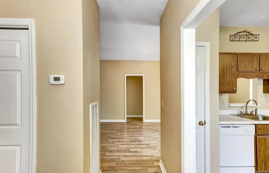 Building Photo - 111 Bentworth Ln