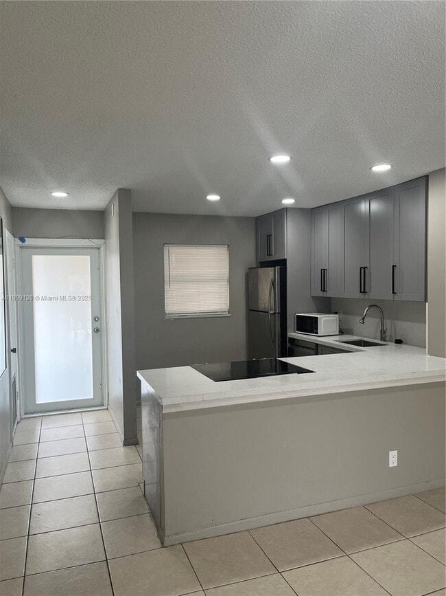 Building Photo - 100 Ashbury Rd