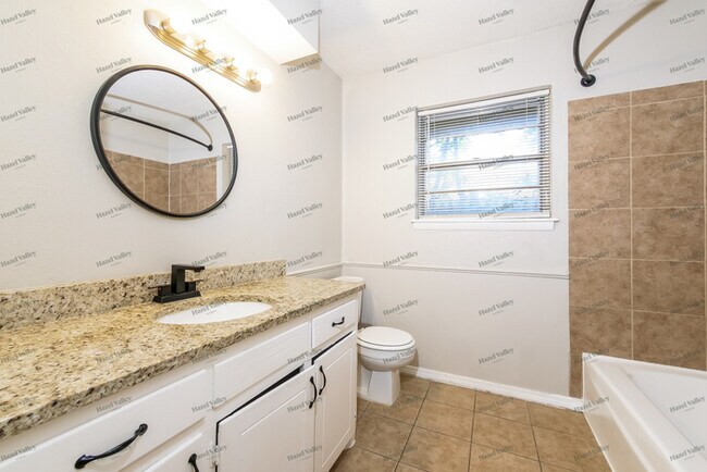 Building Photo - 621 Juniper Ave