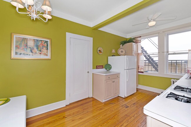 Building Photo - 430 Anderson