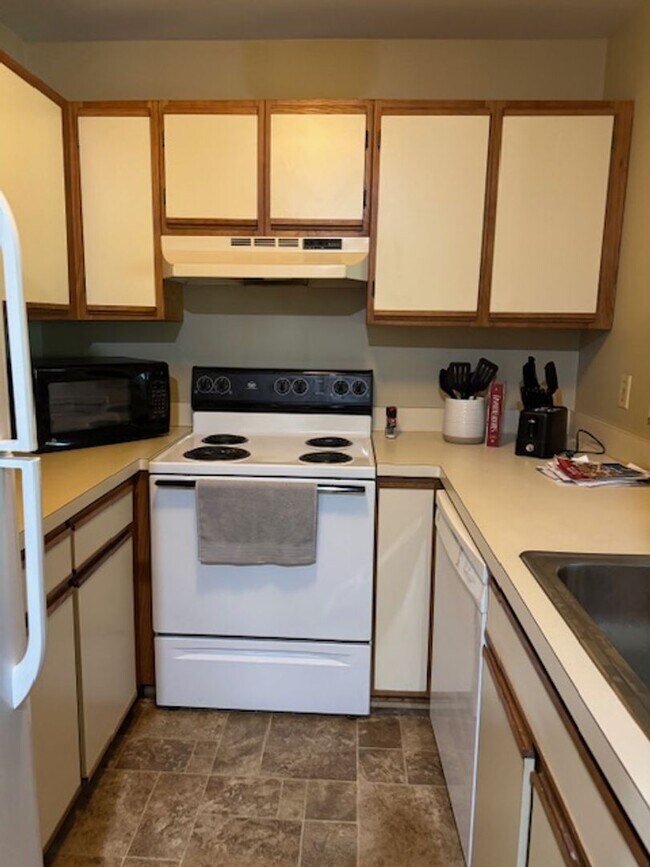 Building Photo - Condo Located at Borden Commons