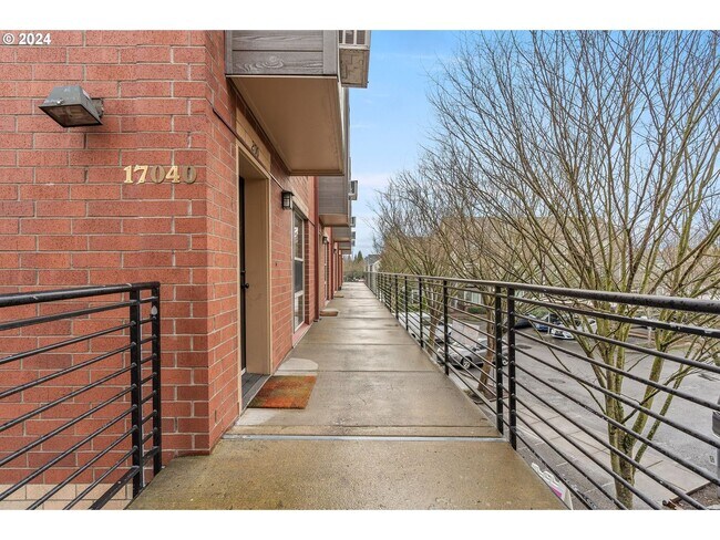 Building Photo - LEASE SPECIAL: 500$ OFF FIRST MONTHS RENT Stylish Condo Close To Nike & Intel - Pet Negotiable w/...