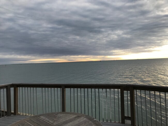 Building Photo - 316 Bayshore Dr