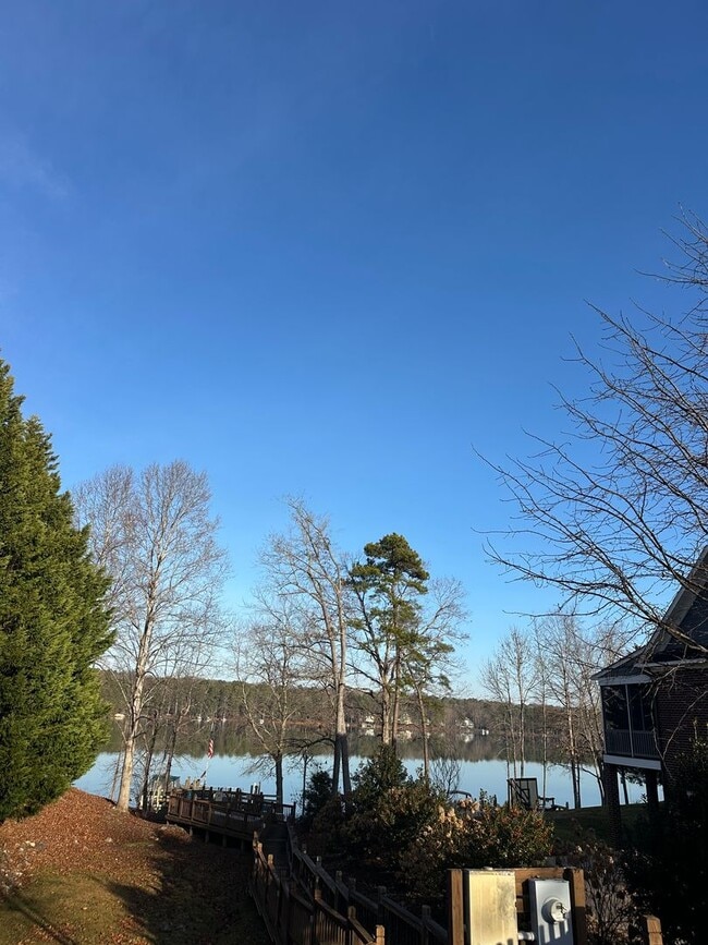 Building Photo - Walk to the Water!  Southshore Subdivision