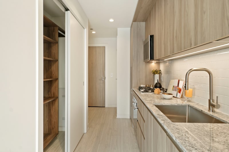 Building Photo - 337 N Halsted St