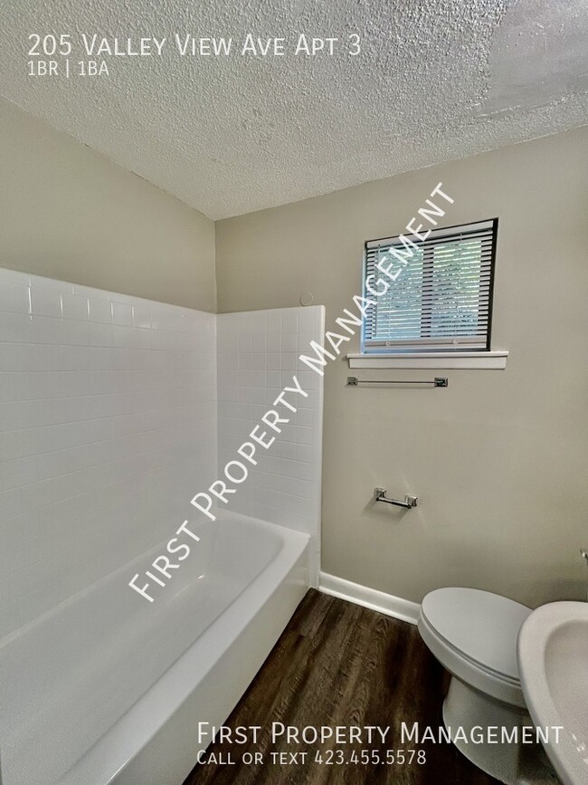 Building Photo - Red Bank 2Bed/1Bath Apartment w/ Laundry H...