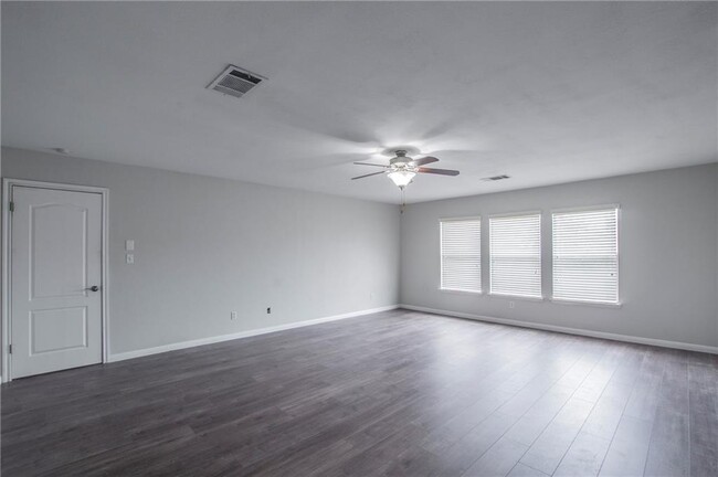 Building Photo - 17928 Narsitin Ln