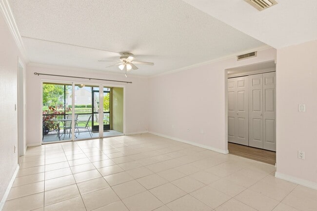 Building Photo - 2453 Egret Blvd