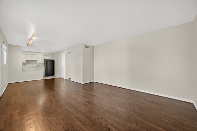 Building Photo - 2020 Huldy St